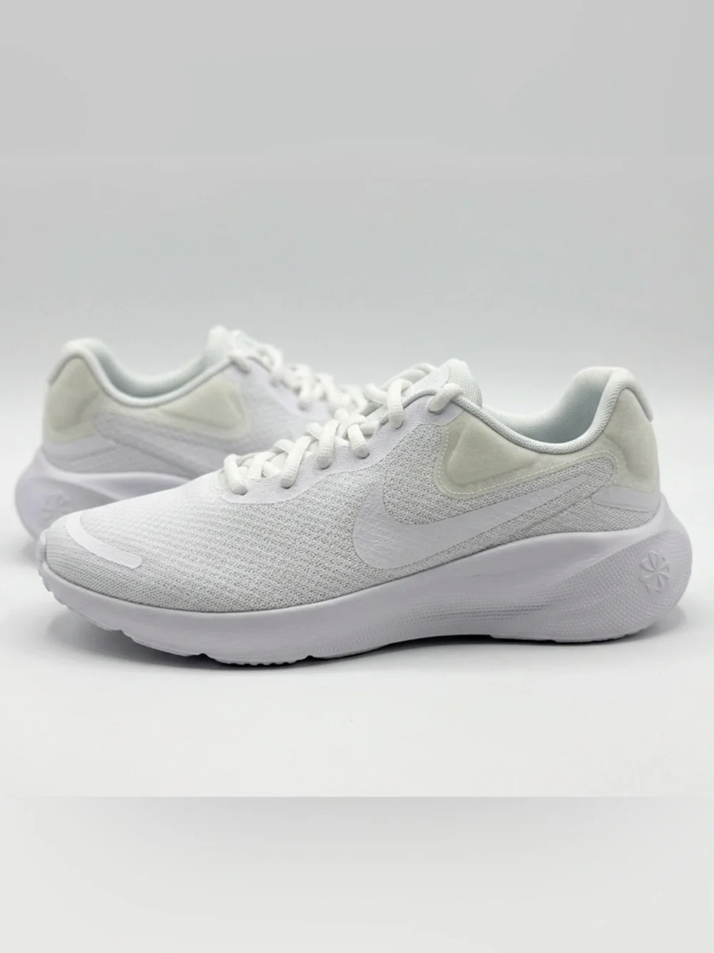 Nike Women’s All-White Lightweight Running Sneakers